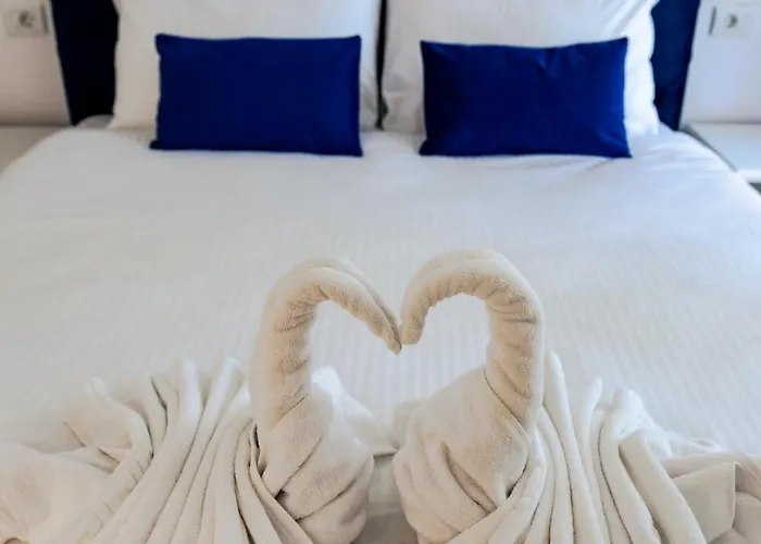 Clover Iulius Mall Lägenhet