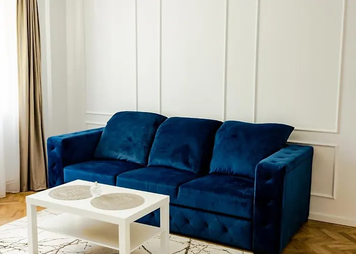 Clover Iulius Mall Lägenhet